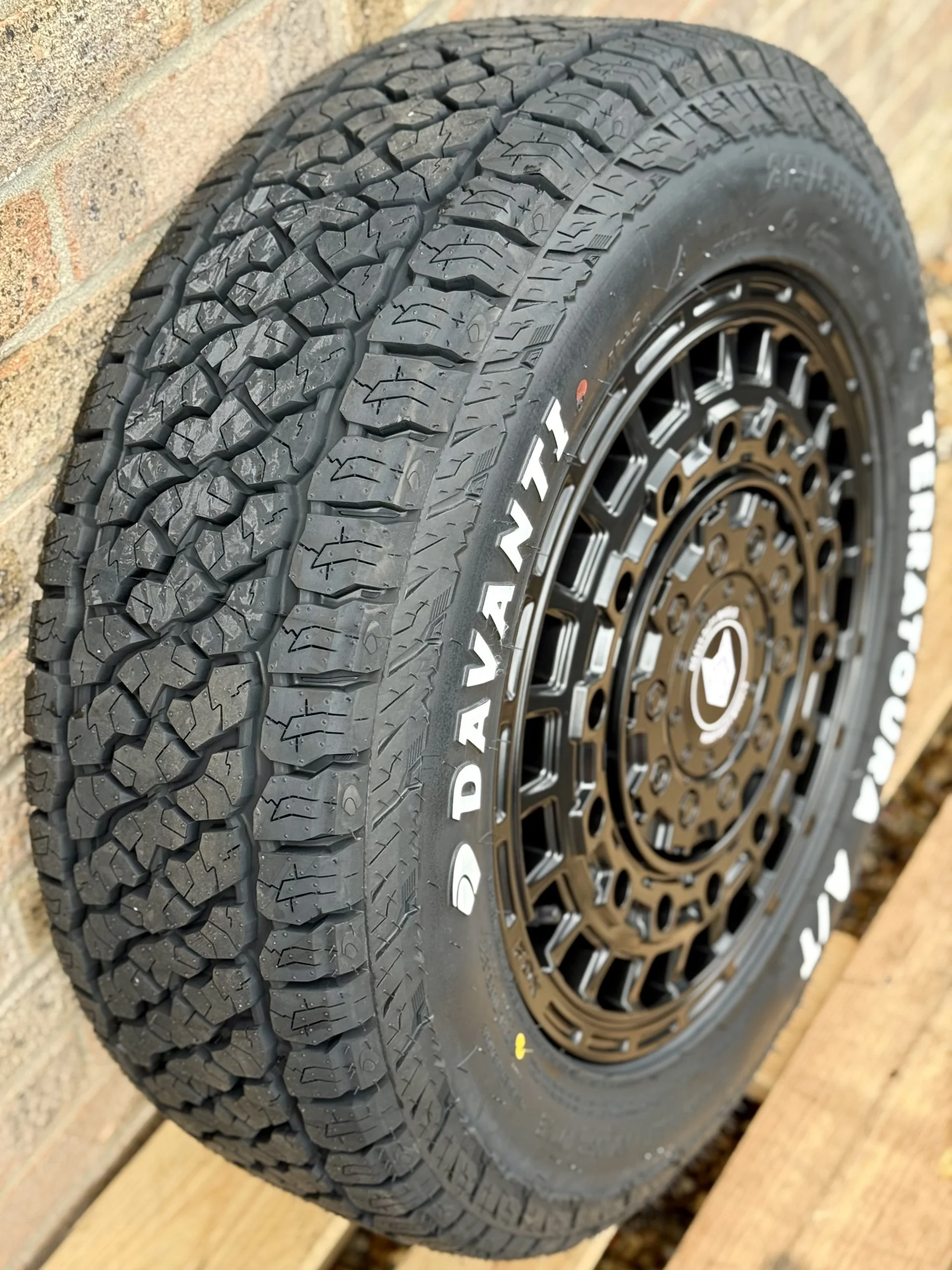 16" Ford Transit Custom FOX ADV Alloy Wheels and Tyres - Image 2