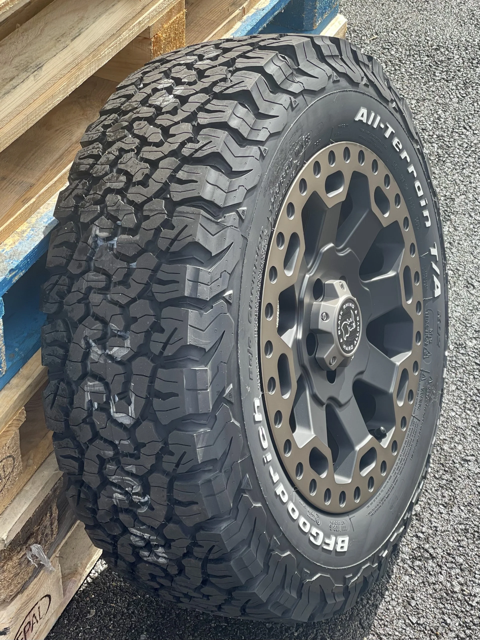 17" Volkswagen Crafter MAN TGE Black Rhino Warlord DDT Alloy Wheels and BFG Tyres - Image 3