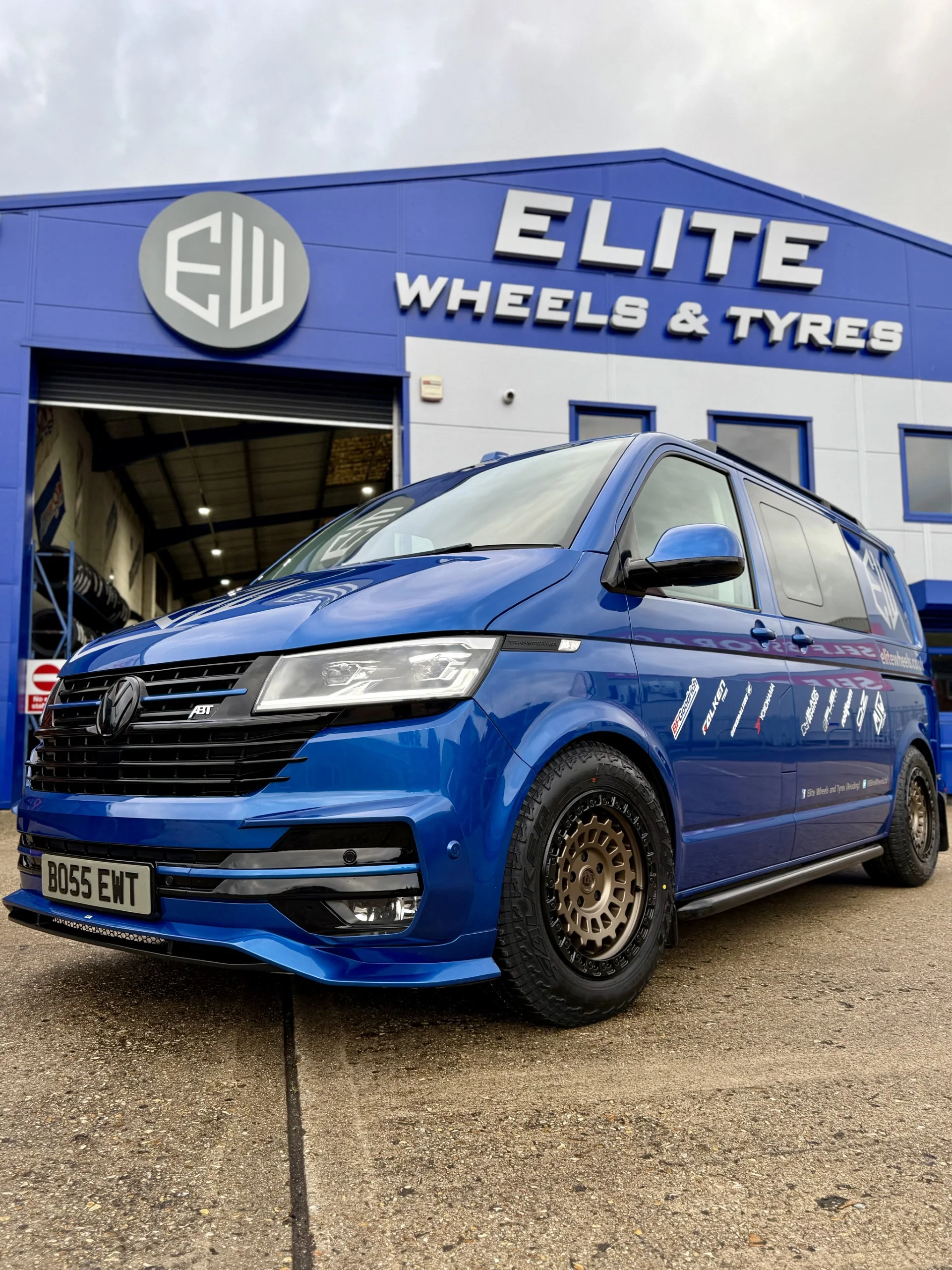 17" Volkswagen Transporter Fuel Zephyr Matt Bronze Alloy Wheels and Tyres - Image 4