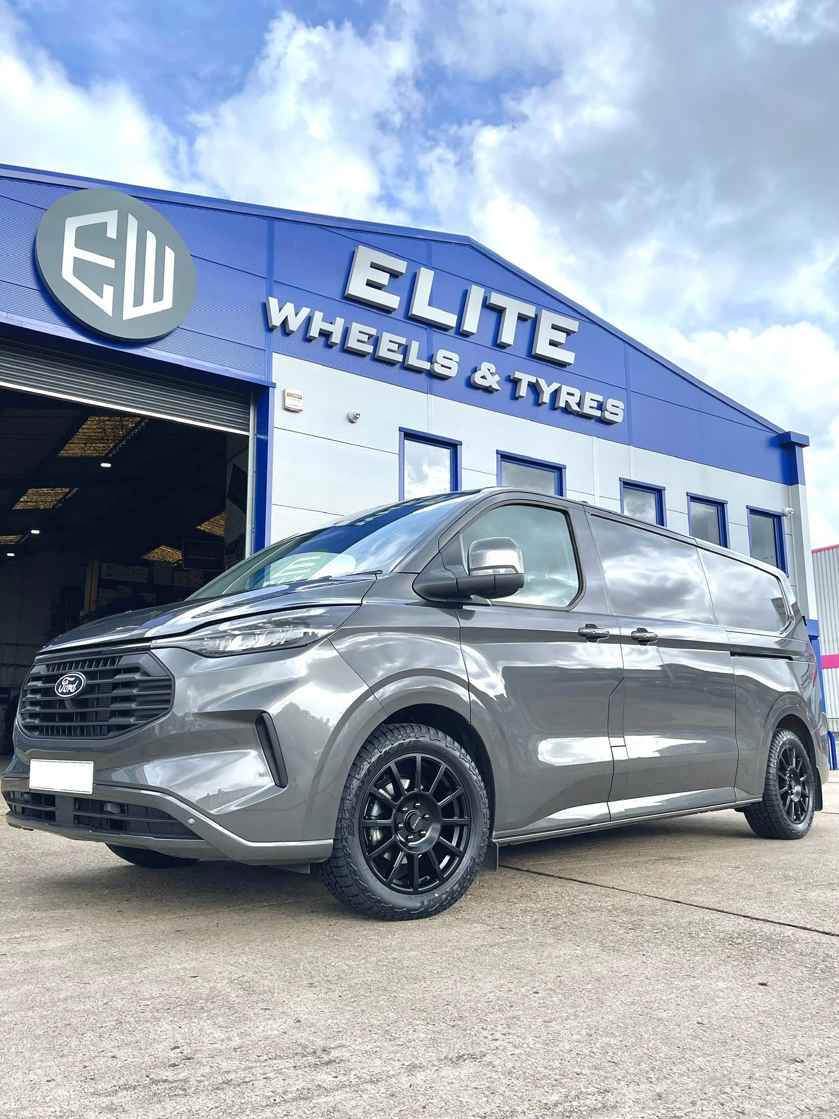 18" Ford Transit Custom 2024 Romac Stealth Matt Black Alloys - Image 6