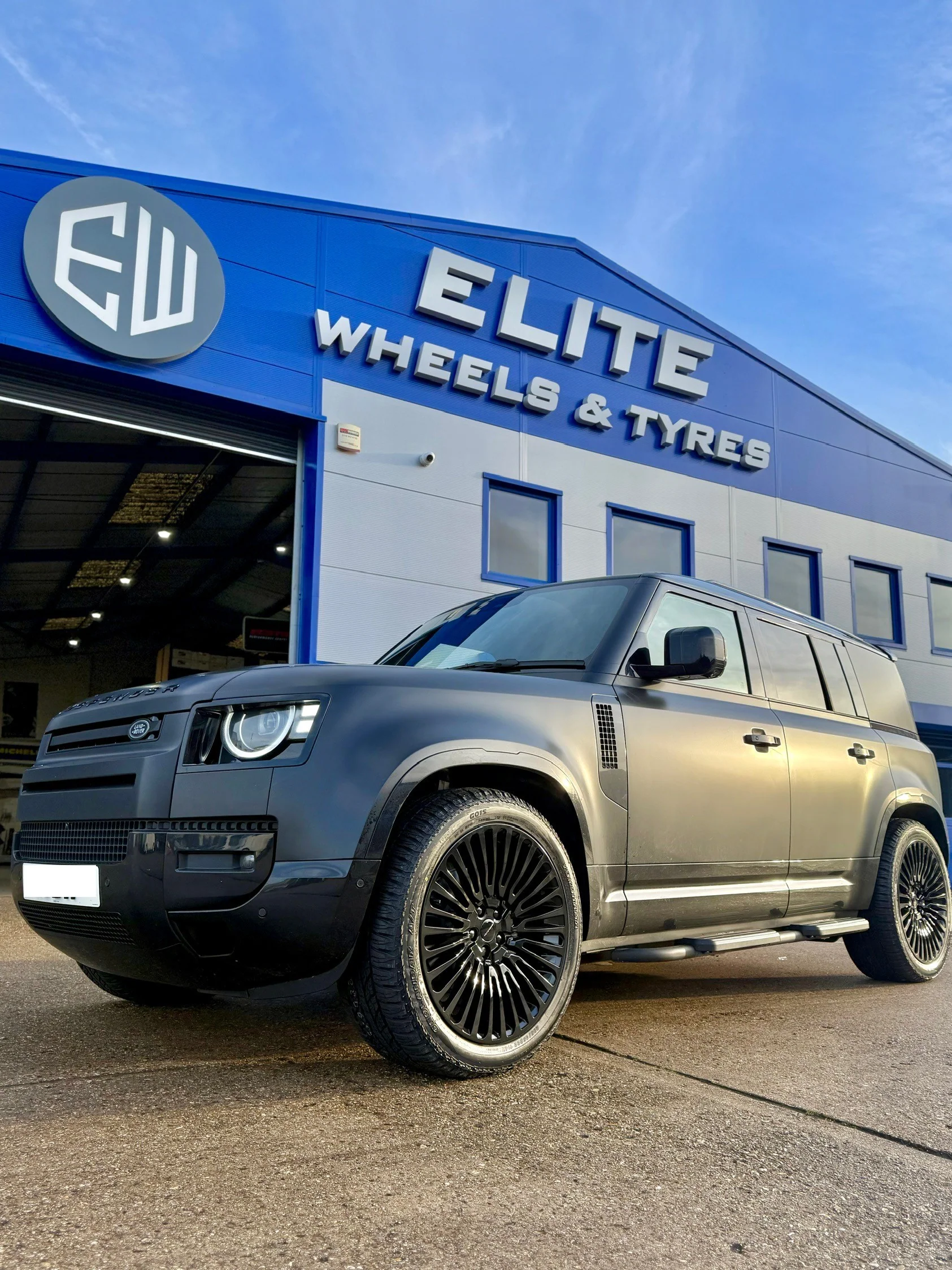 22" Land Rover Defender L663 Hawke Sentry Alloy Wheels - Image 4