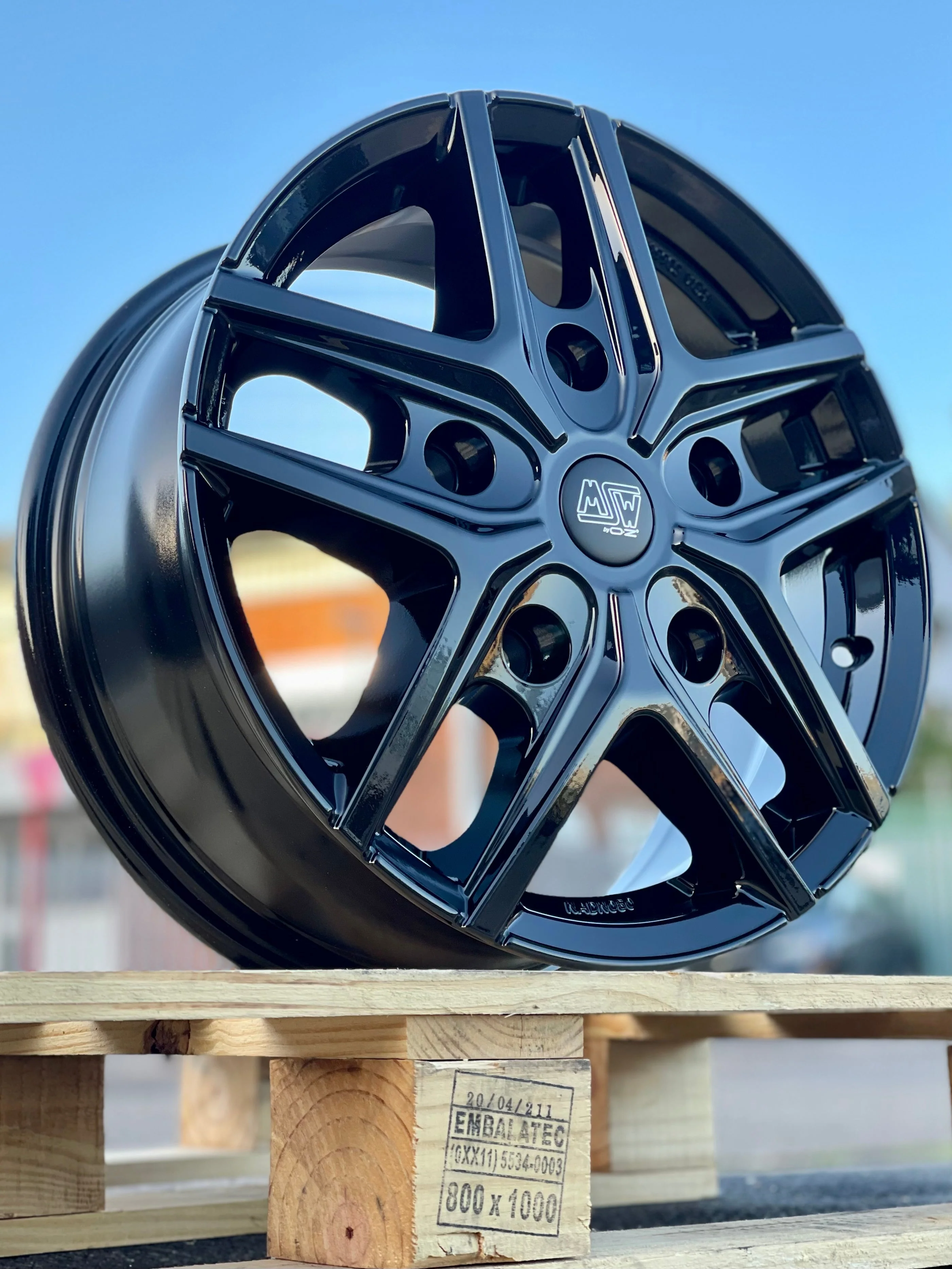 16" Vauxhall Vivaro MSW 40 Gloss Black Alloy Wheels - Image 4