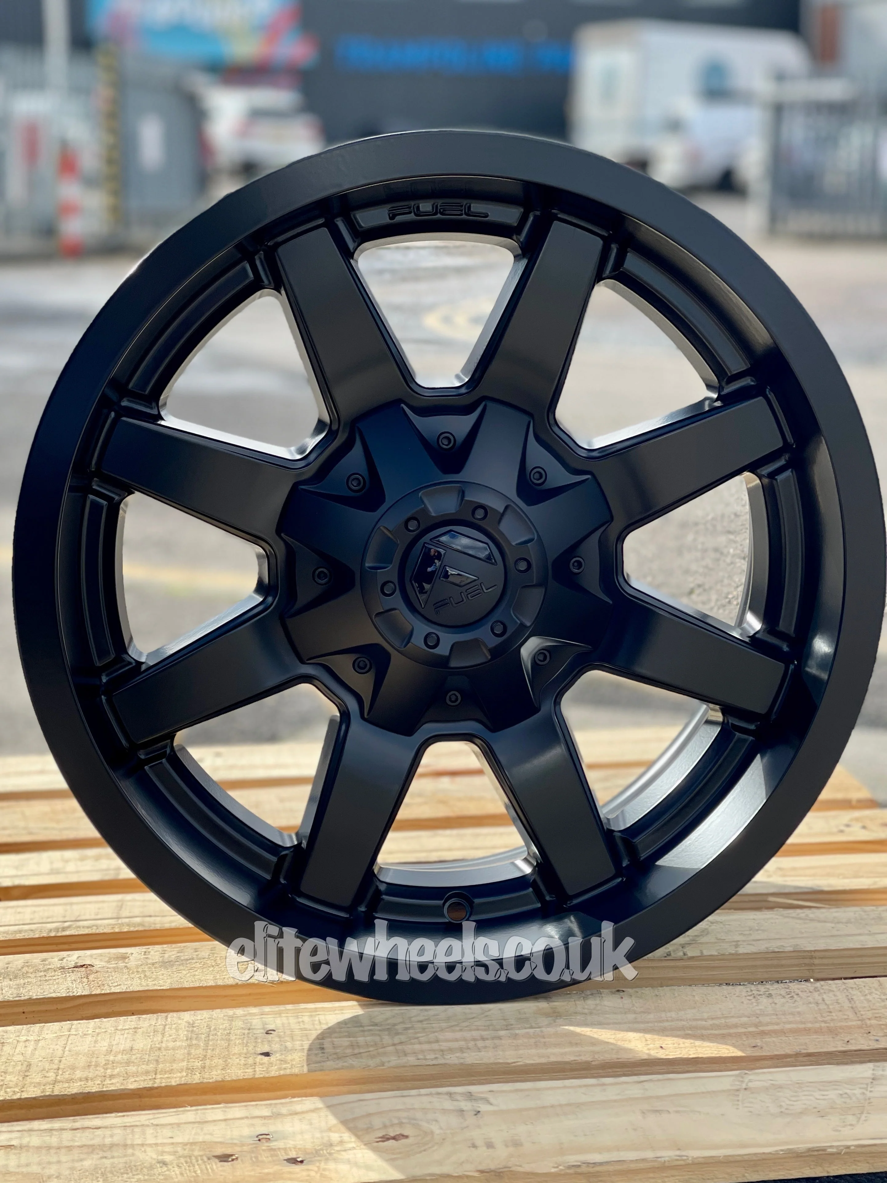18" Toyota Hi Lux Fuel Maverick - Image 3