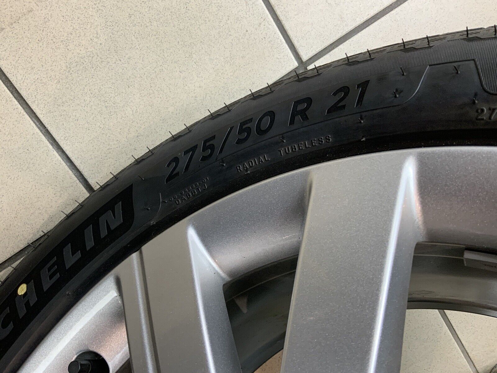 GENUINE RANGE ROVER  L460 21" STYLE 5112 ALLOY WHEELS & TYRES - Image 6