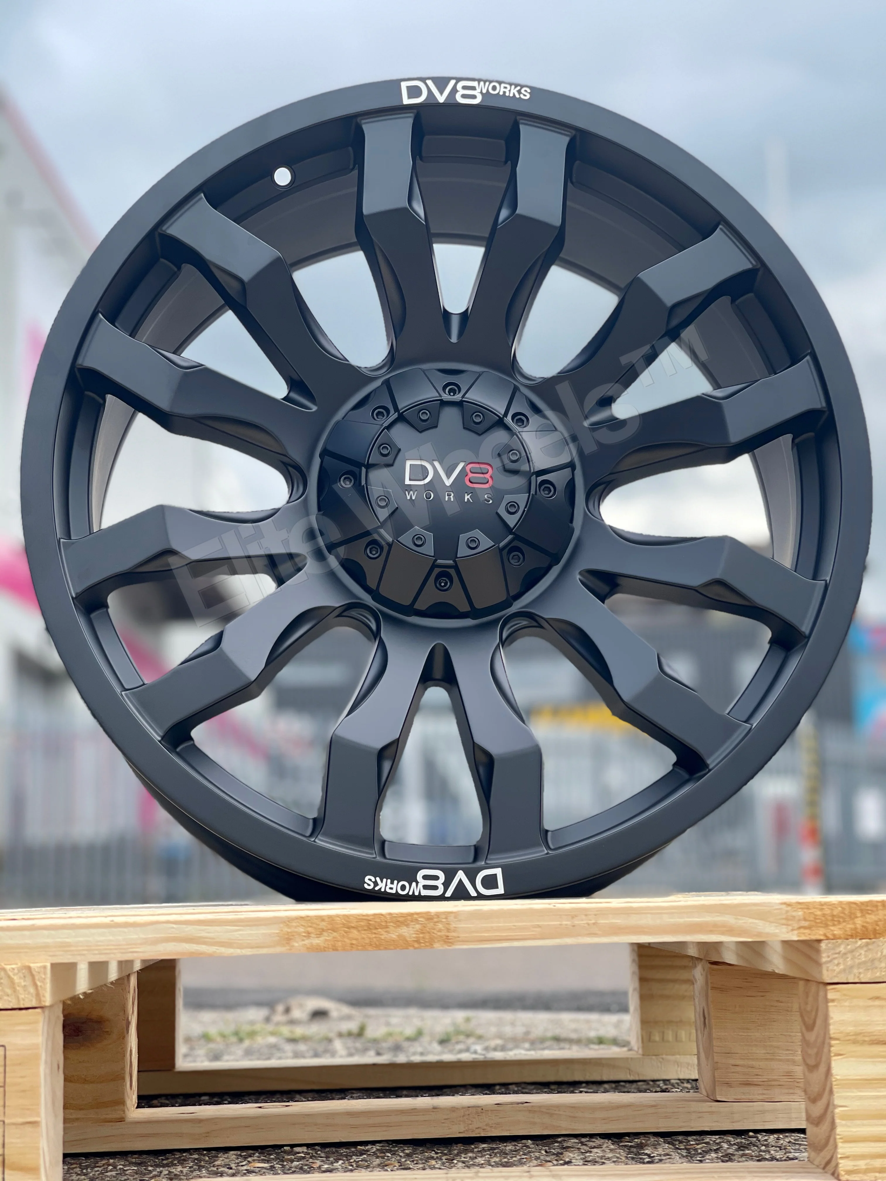 20" Toyota Hilux DV8 Edge - Image 3