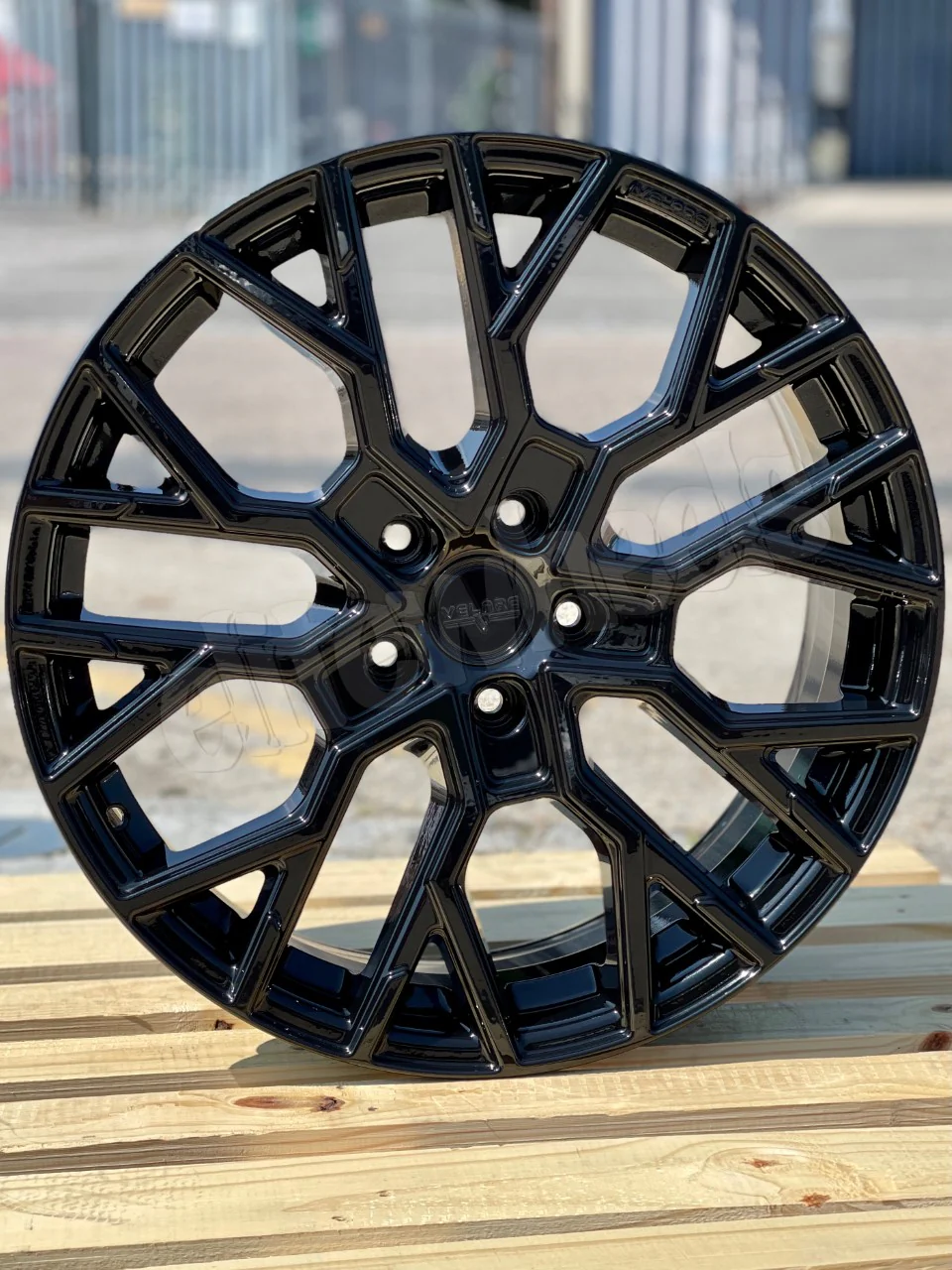 20" Volkswagen Crafter Velare VLR T Gloss Black - Image 3