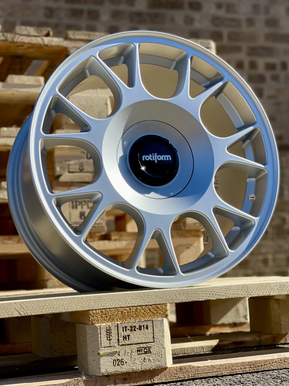 18" Volkswagen Golf Rotiform Tuf-R Silver Alloy Wheels - Image 11