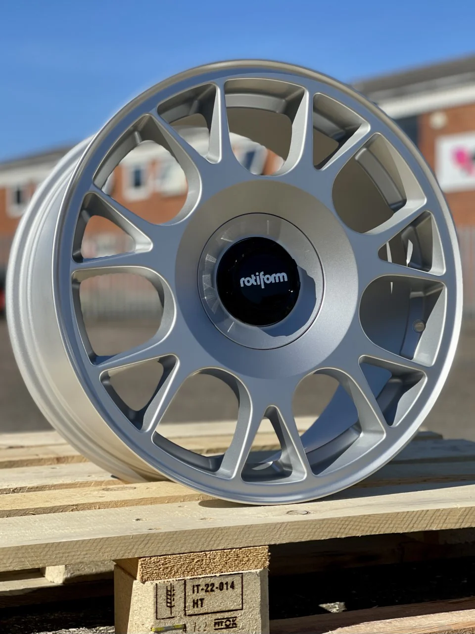 18" Volkswagen Golf Rotiform Tuf-R Silver Alloy Wheels - Image 12