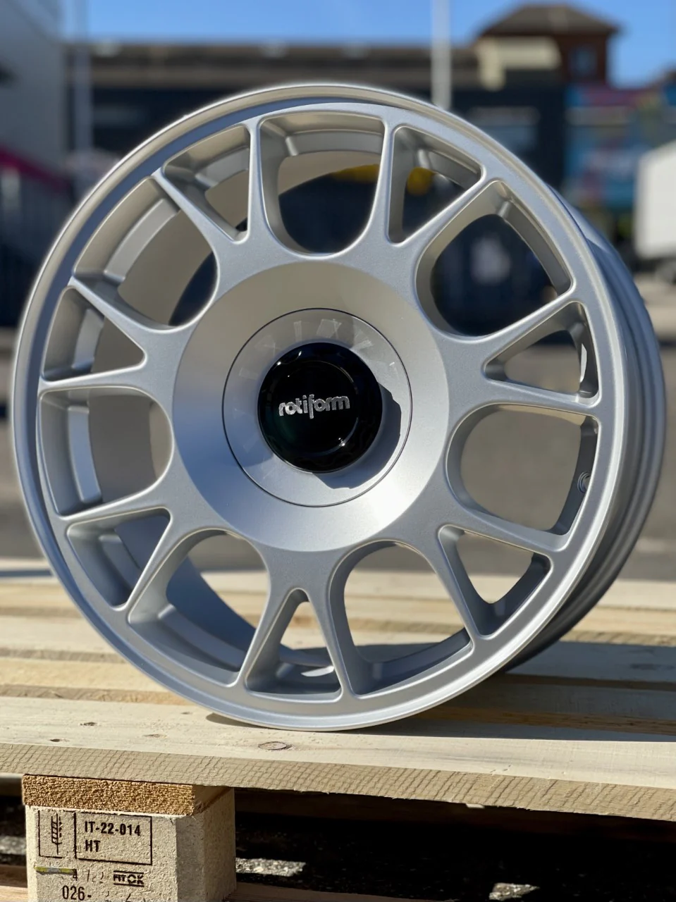 18" Volkswagen Golf Rotiform Tuf-R Silver Alloy Wheels - Image 13